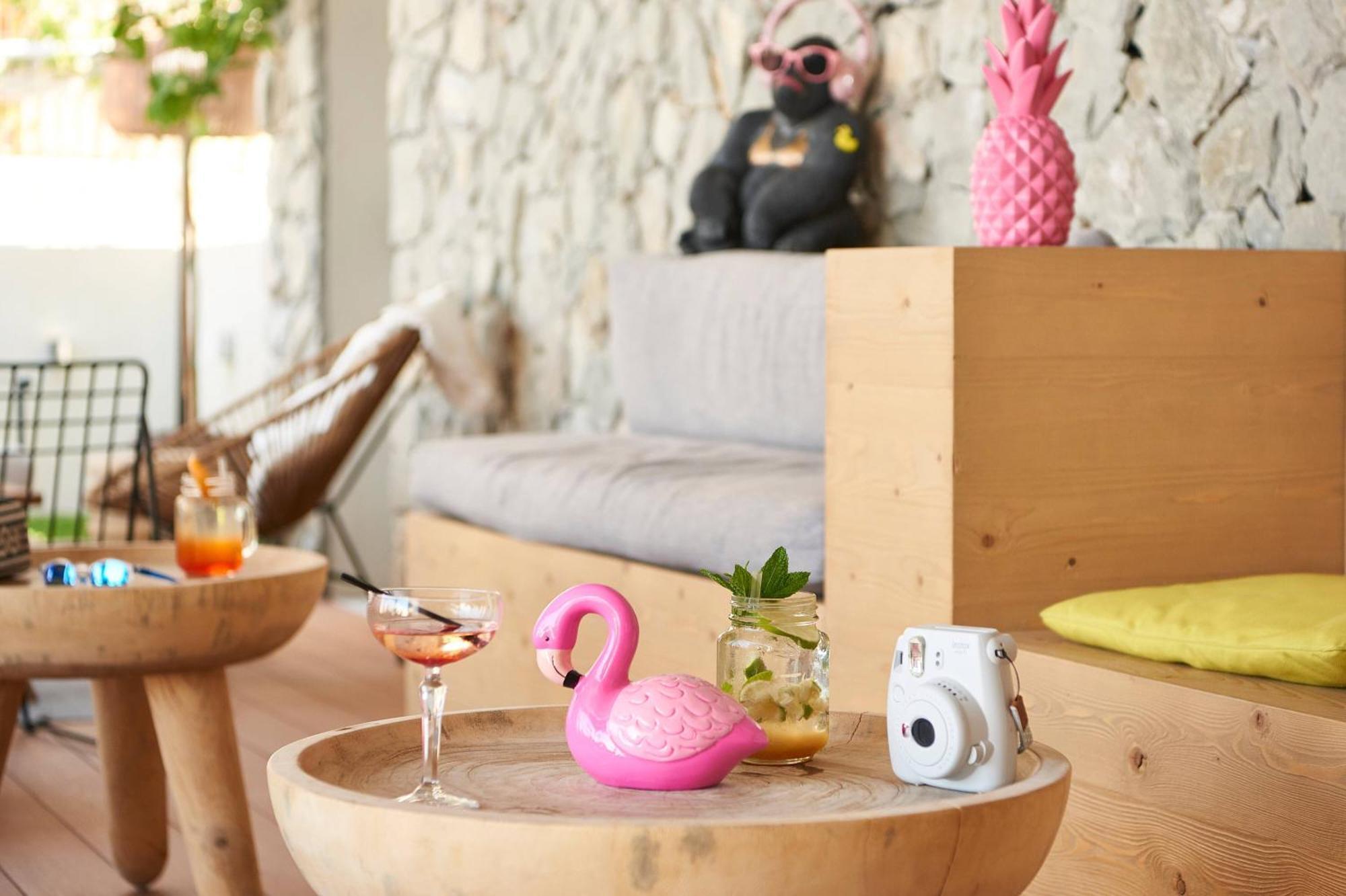 Moxy Patra Marina Hotell Exteriör bild