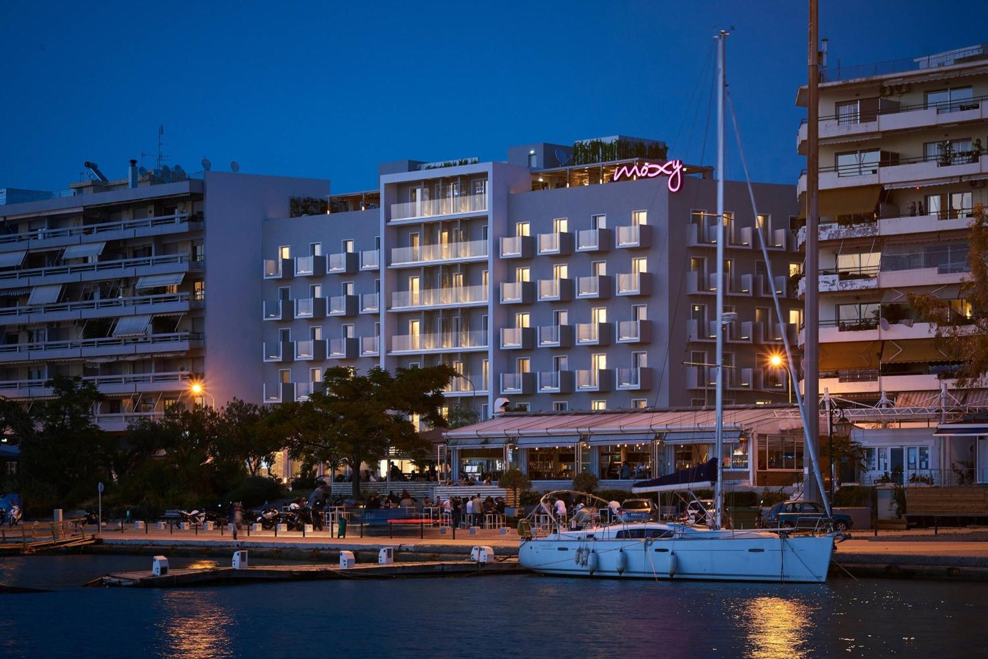 Moxy Patra Marina Hotell Exteriör bild